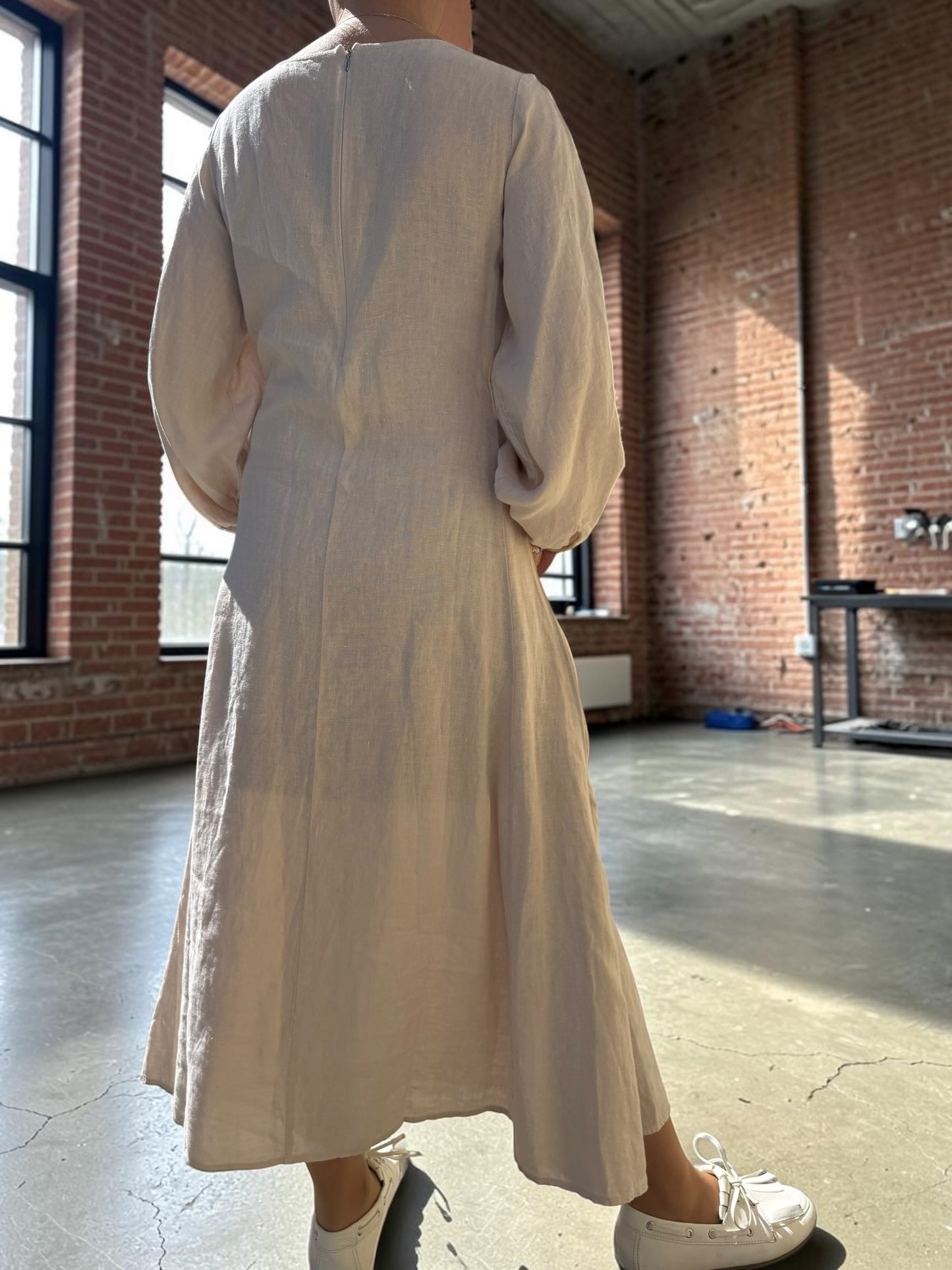 Leinenkleid Terra (dunkler Sand)