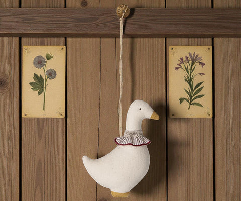 Stoffornament Baumanhänger, Gans - Roter Schal