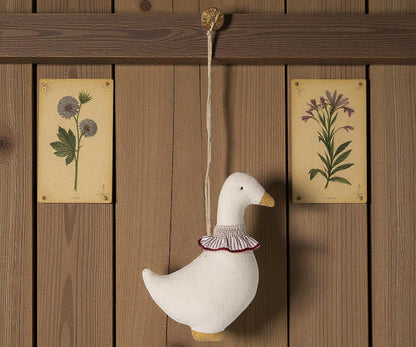 Stoffornament Baumanhänger, Gans - Roter Schal