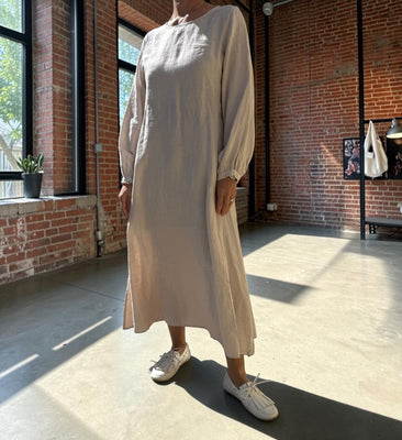 Leinenkleid Terra (dunkler Sand)