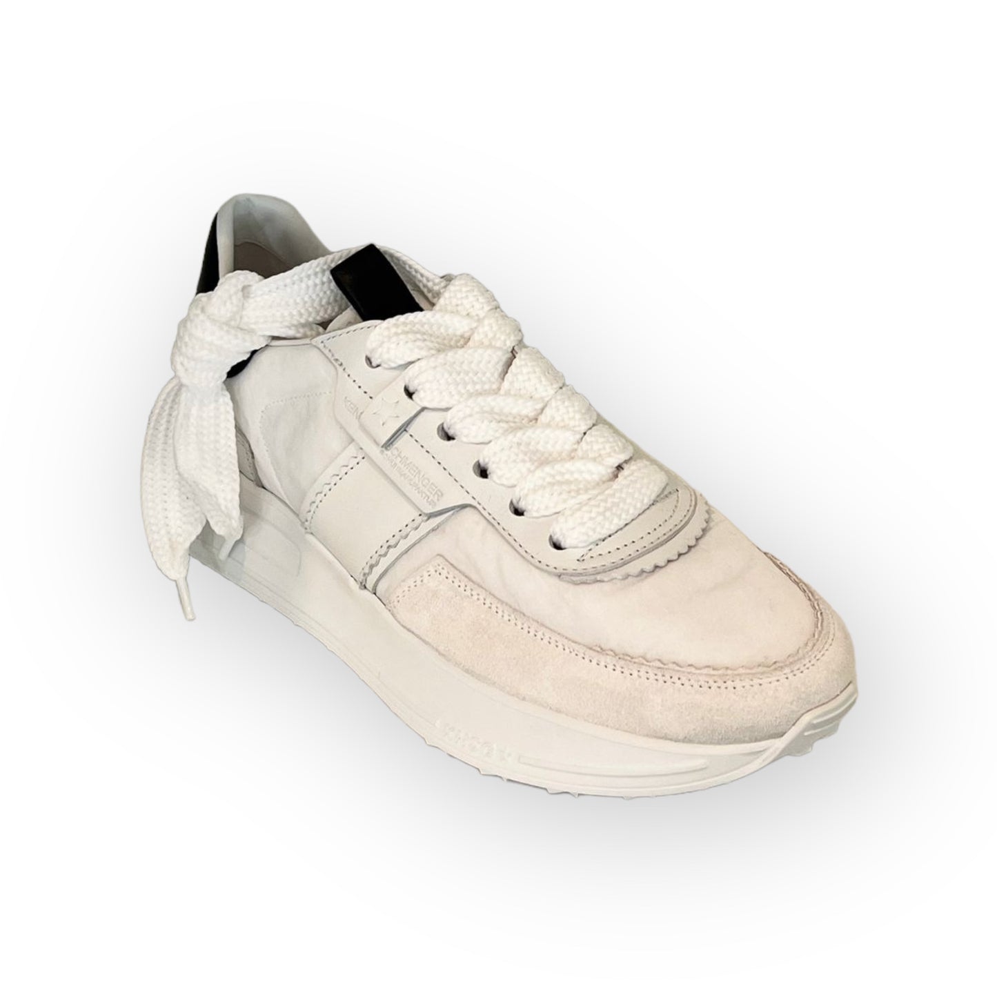 Sneaker "Race" weiß mit schwarzer Kappe