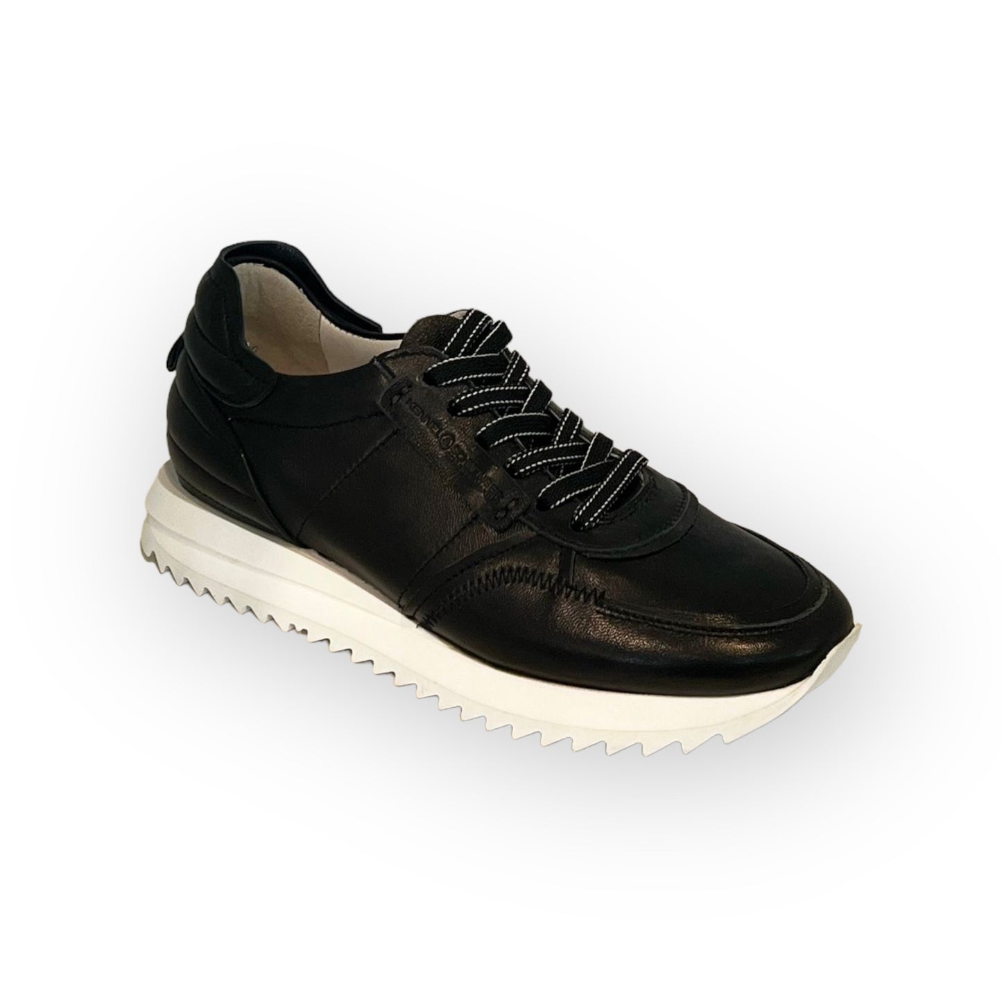 Sneaker "Way" schwarz mit weißer Sohle