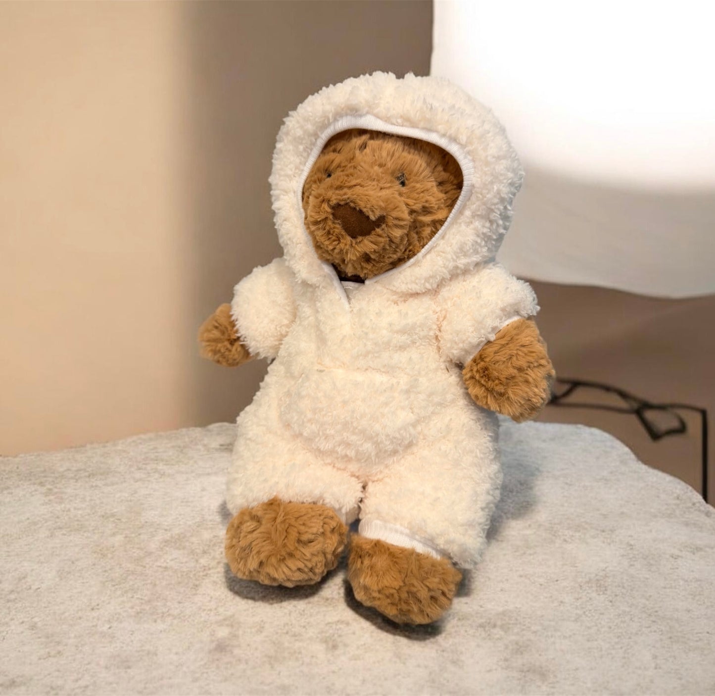 Bartholomew Bear All-in-one Outfit - Bär im Einteiler