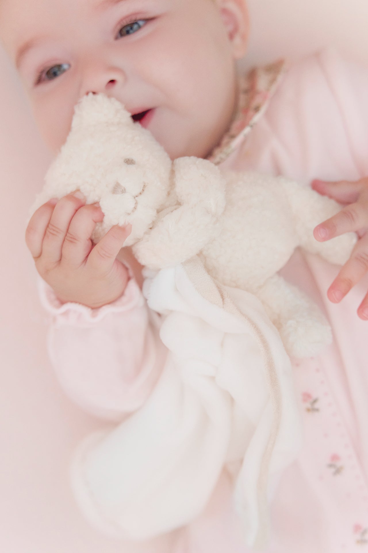 Schnuffeltuch mit weißem Teddy