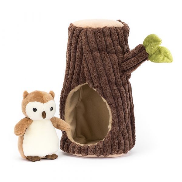 Eule im Baum- Forest Fauna Owl