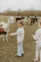 Weite Kordhose mit Rüschen Weite Kordhose mit Rüschen