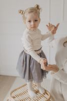 Vorschau: Langarmshirt mit Rüschen an Kragen und Ärmeln Vorschau: Langarmshirt mit Rüschen an Kragen und Ärmeln